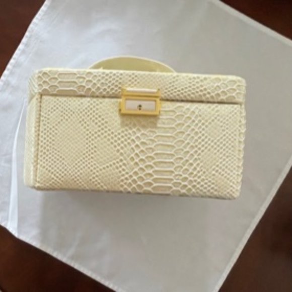 Tuscan Designs Jewelry - Tuscan Design Jewelry Case